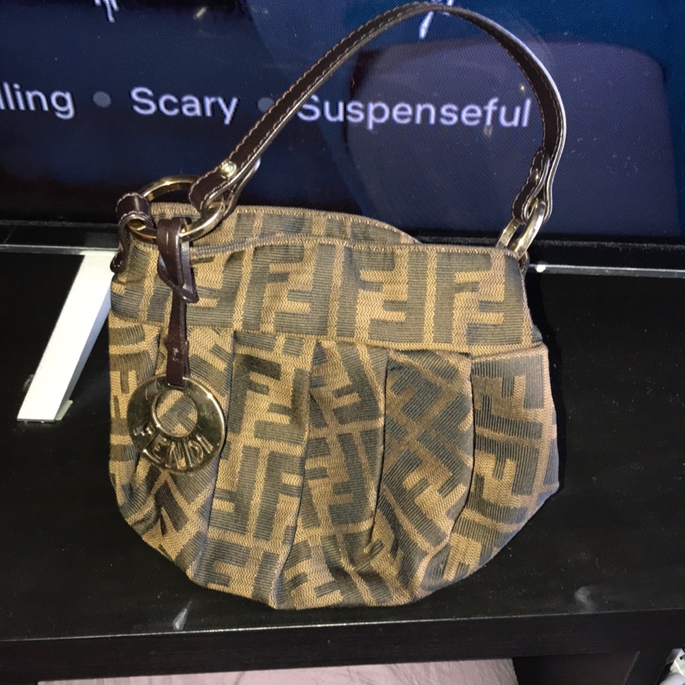 Almost new Fendi mini purse ... 100% authentic